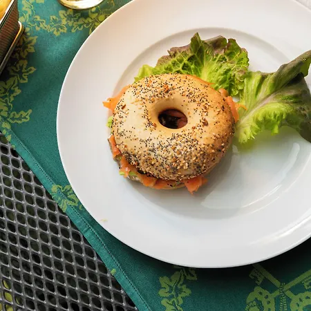 Palace San Pietro Отель Бардолино