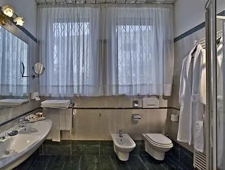 ホテル Palace San Pietro 4*